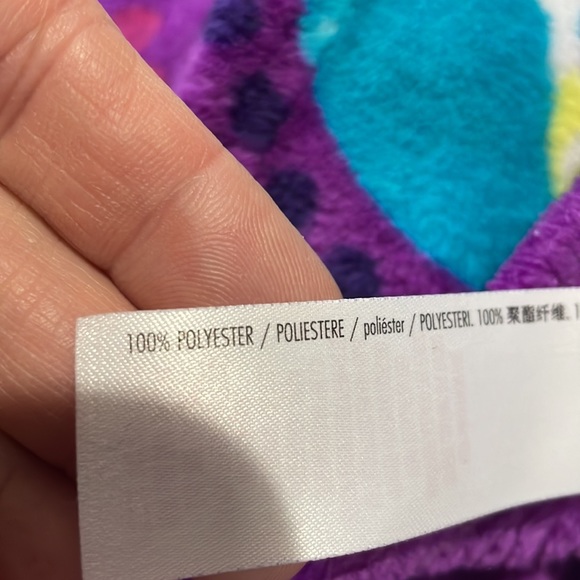 Disney 50x60 Frozen Anna and Elsa blanket in vibrant purple euc - Picture 7 of 7